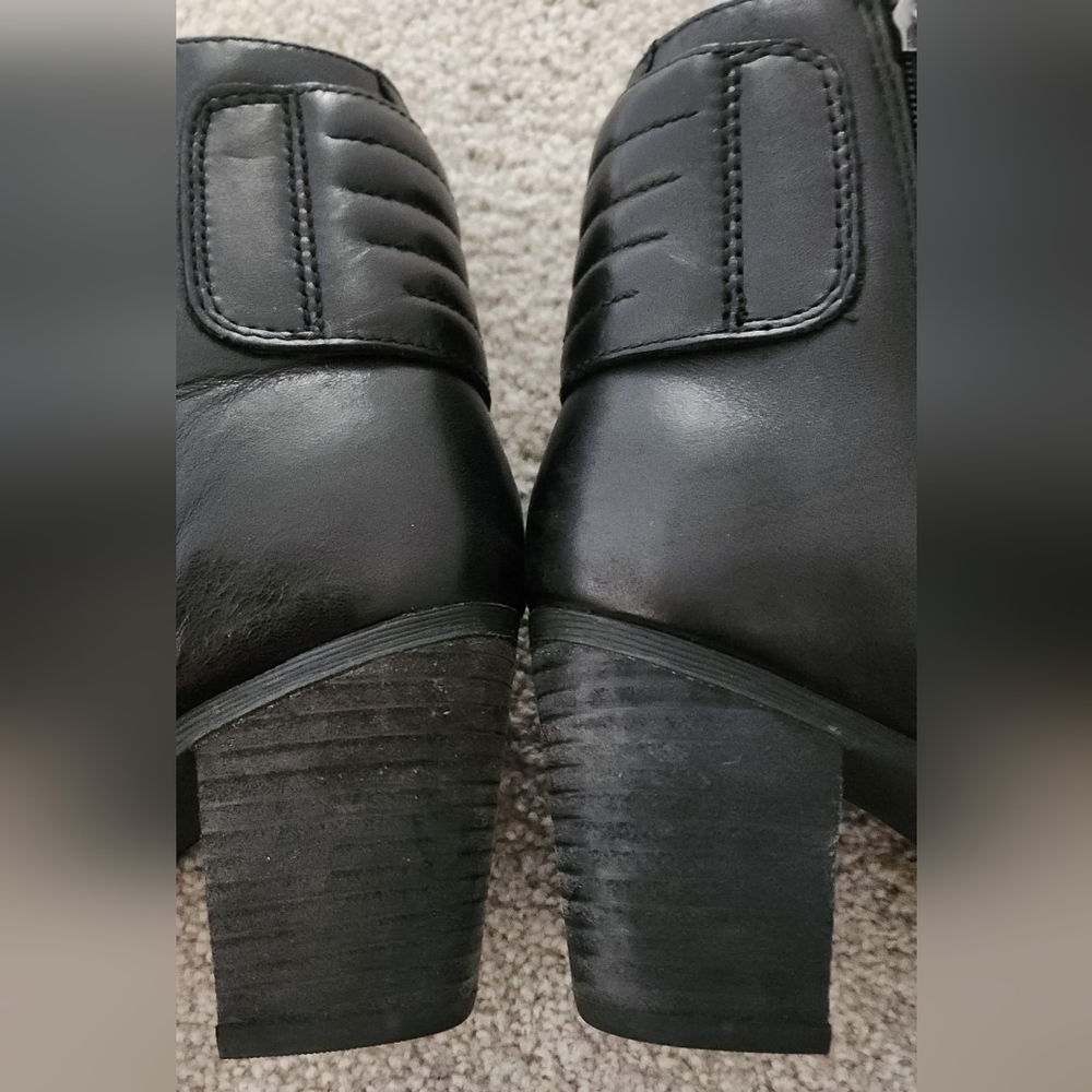 Clarks Palma Rylie black suede booties size 7 - Picture 4 of 5